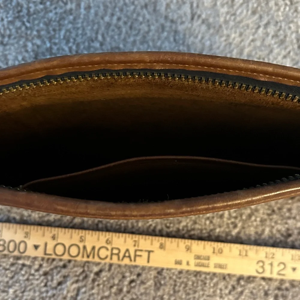 Coach Vintage Brown Leather Zippered Pouch with Wristlet, Leather Tag 738 3718 - Picture 4 of 5